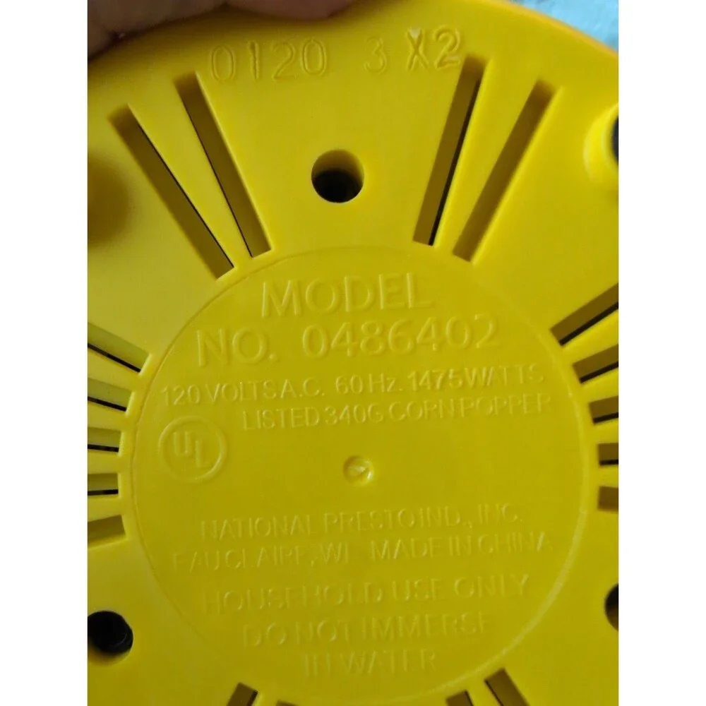Presto Poppette  Electric Popcorn Maker only used twice, works perfectly